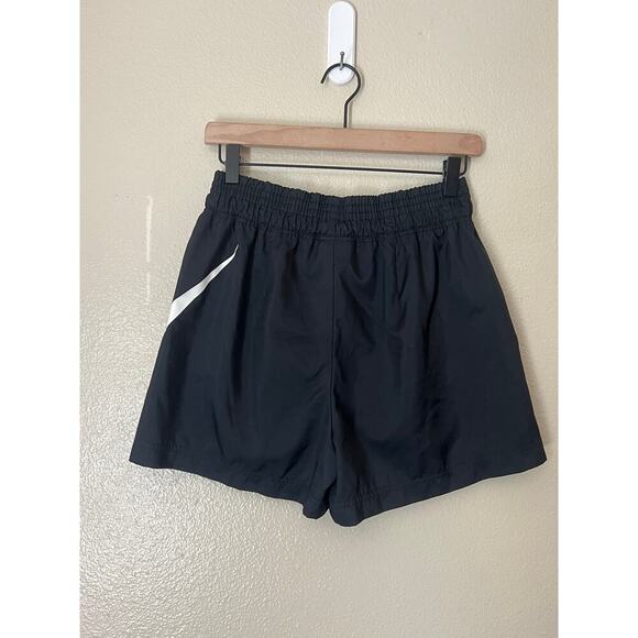NIKE High Waisted Run Shorts - Picture 2 of 5